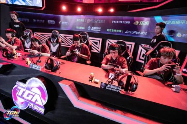 防线的牵制 防线的牵制