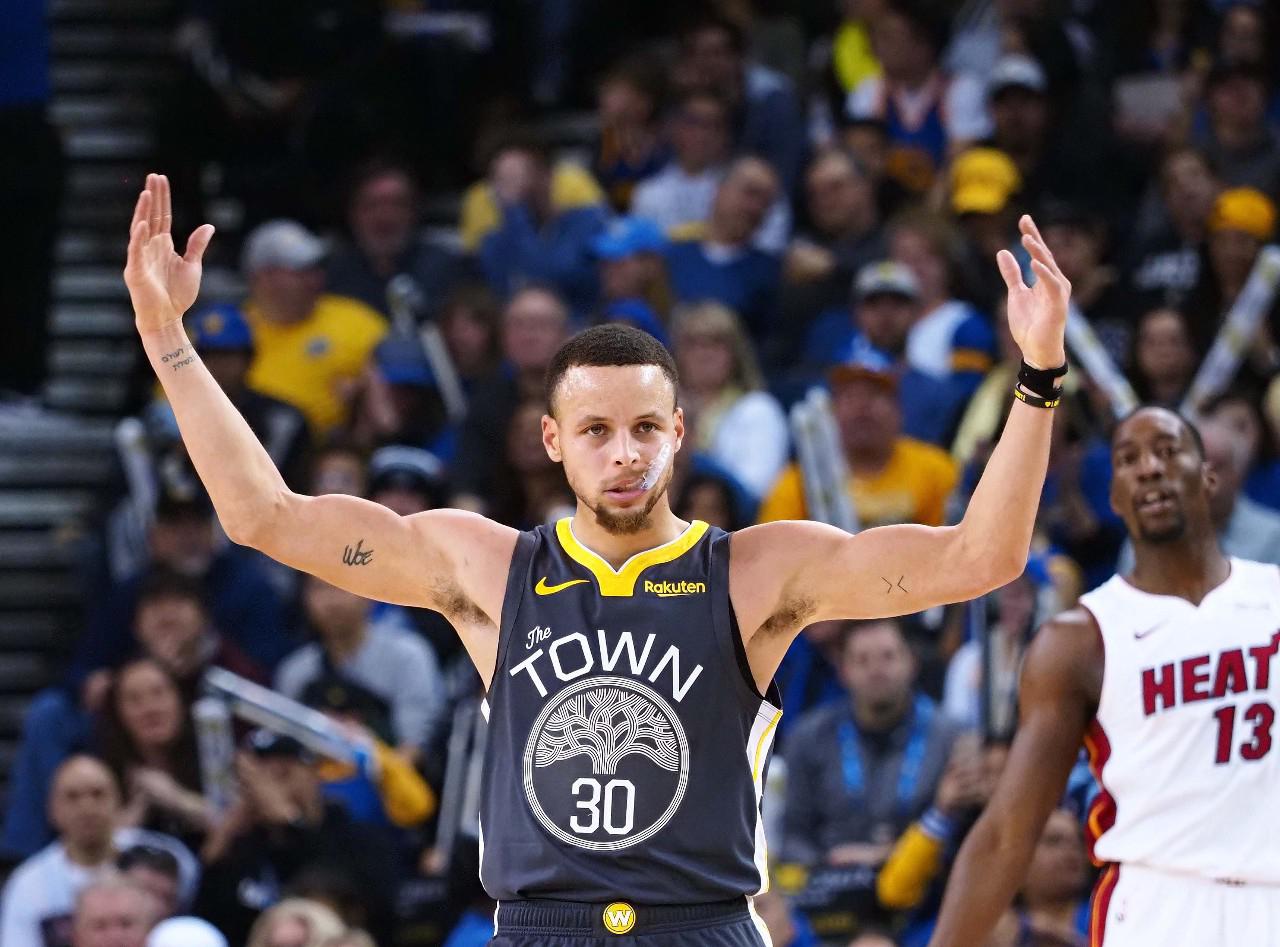 通过轮换微 通过轮换微